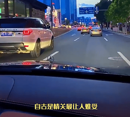 某宝上售价129元的 ” 柏林之声 ” 音乐车载U盘,全无损音质,总共4086首